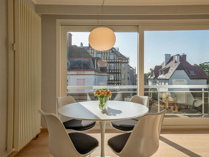 Dining 2, Balcony Views & Comfort, West-Vlaanderen