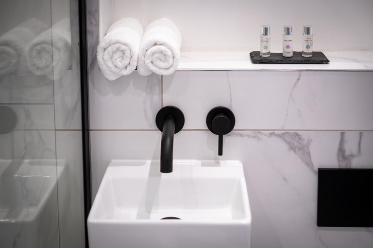 Bathroom 3, Dalton Sq Apartments, Lancashire