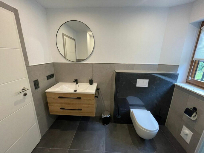 Bathroom 4, Holiday Apartment at Schillerfelsen, Südwestpfalz