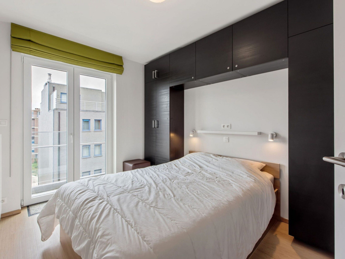 Bedroom 2, Apartment on Zeedijk With Sea View, West-Vlaanderen