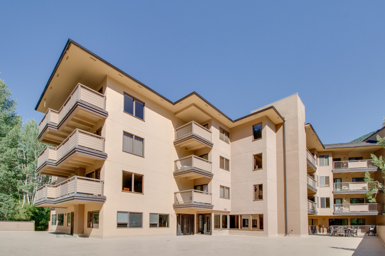 Exterior & Views 2, Fallridge, Eagle