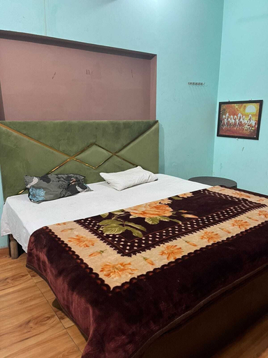Others 4, Hotel Aryavart, Meerut