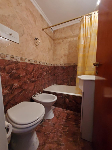 Bathroom 3, Paseo Aldrey, General Pueyrredón