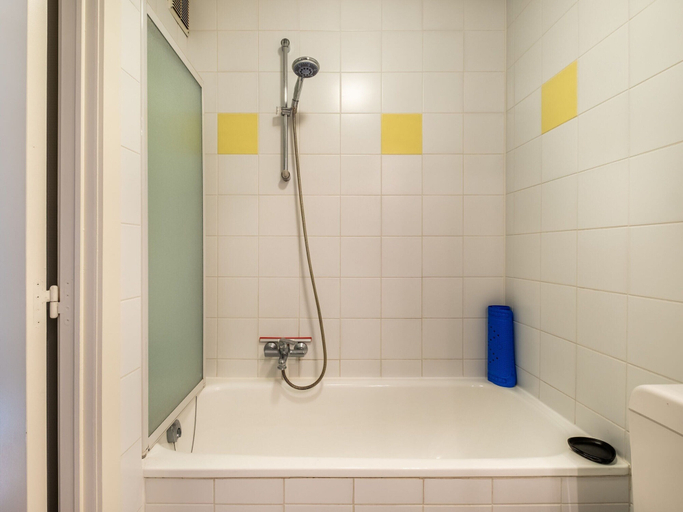 Bathroom 4, Apartment in Belgium Near the Sea, West-Vlaanderen