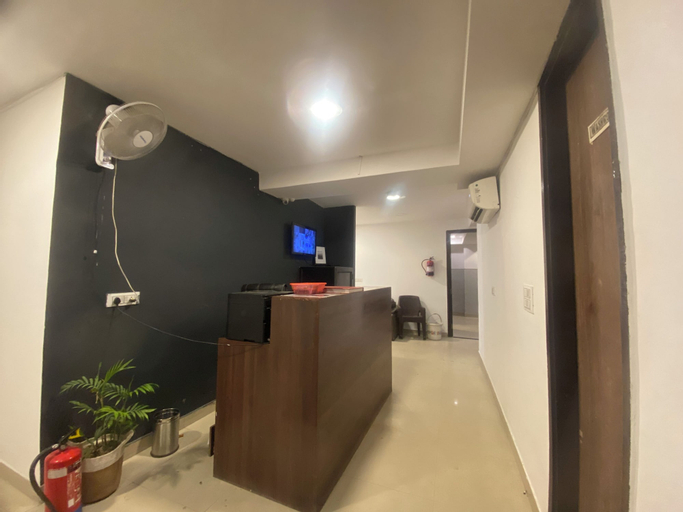 Public Area 5, Hotel Golden Plam Tilak Nagar Market, West