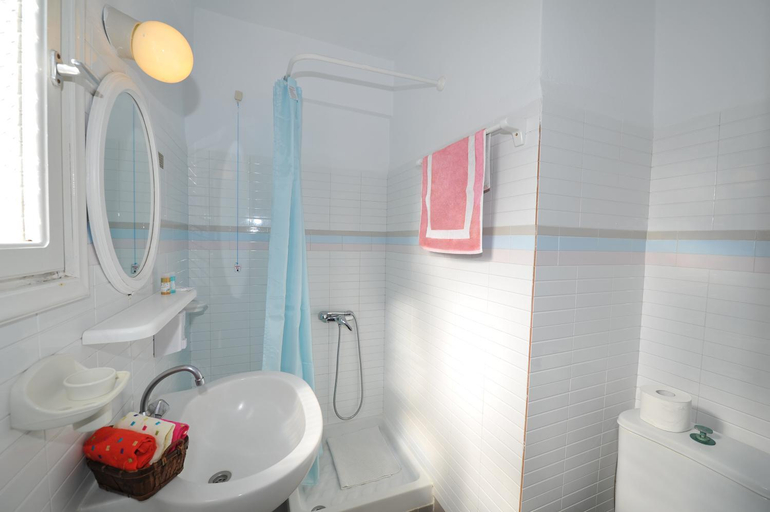 Bathroom 4, King Thiras, South Aegean