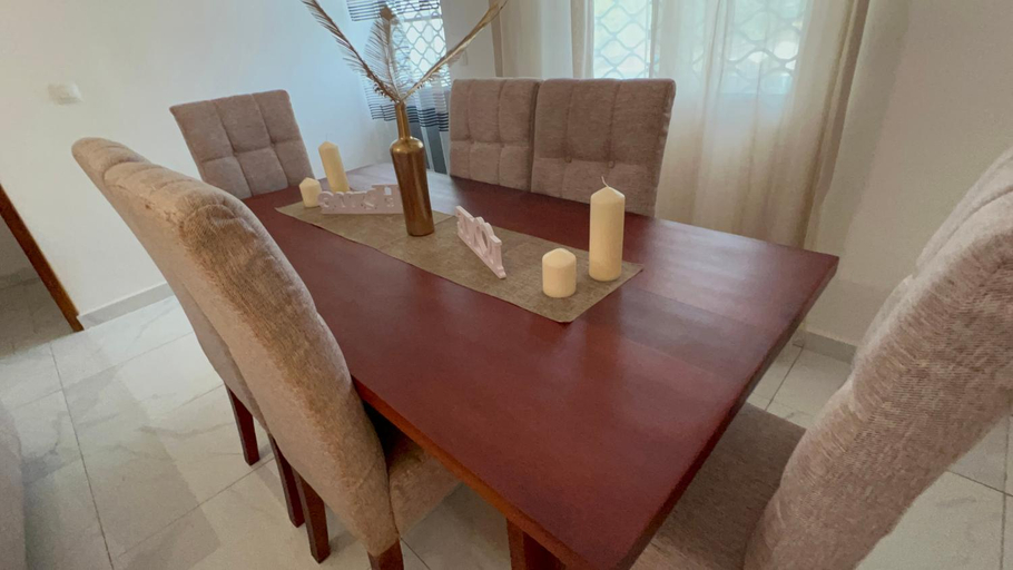 2, RESIDENCE MEUBLEE 1ERE CLASSE DOUALA pk 15, Wouri