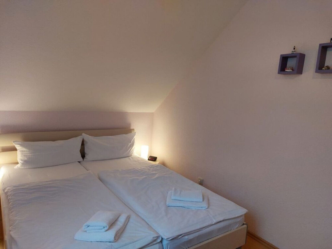 Room 3, Mari Comfortable Holiday Residence, Vorpommern-Greifswald