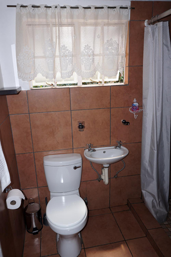 Bathroom 3, Sheba Rock Guesthouse, Ehlanzeni