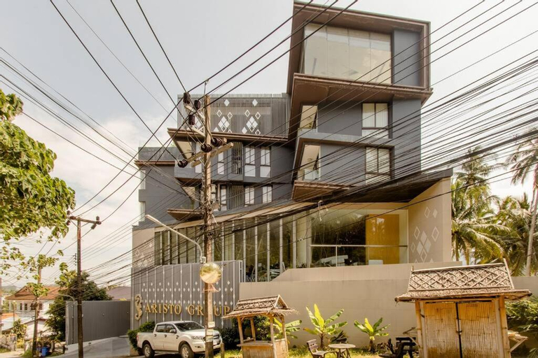 Exterior & Views