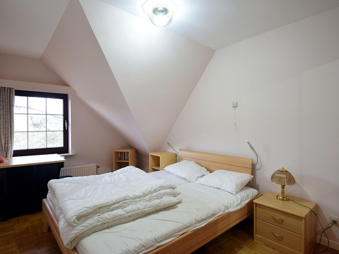 Bedroom 2, Apartment in De Haan Near the Beach, West-Vlaanderen