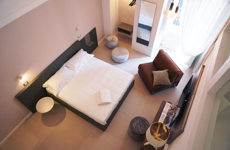 Bedroom 3, Bari 102 B&B in centro, Bari