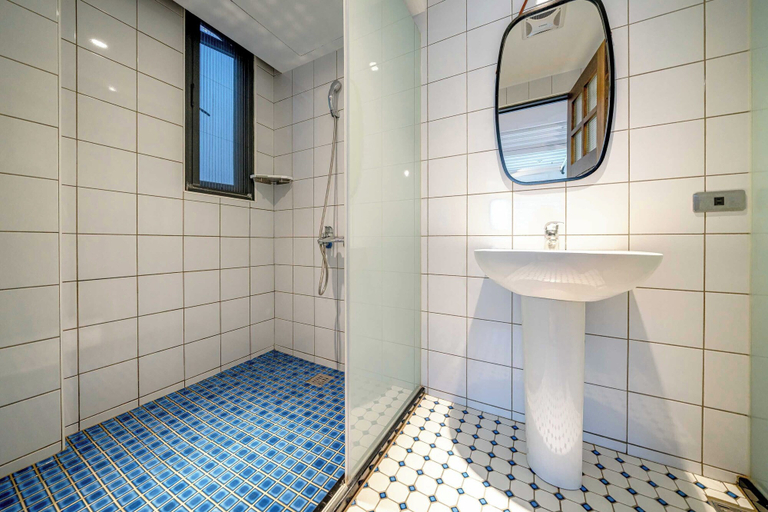 Bathroom 3, Blue House, Hualien