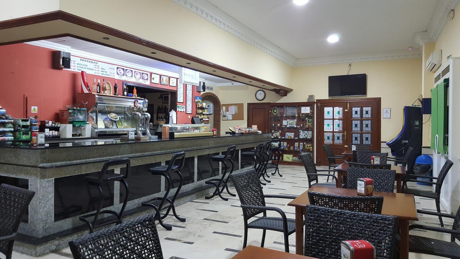 Others 4, Hostal El Lirio, Huelva