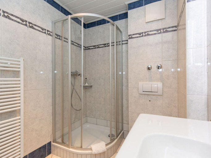 Bathroom 3, Hoppe 1 Modern Retreat, Nordfriesland