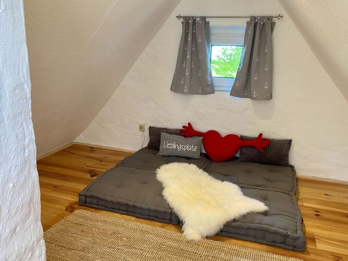 Bedroom 3, Cuddly Shell Modern Retreat, Ostholstein