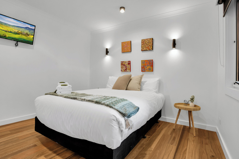Bedroom 2, Bright on the River (Buffalo Apartment 1), Alpine - East