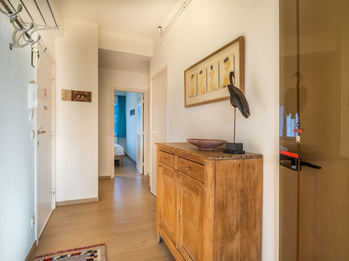 Others 3, Apartment in Koksijde With Side Sea View, West-Vlaanderen