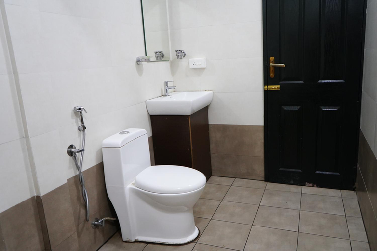 Bathroom 4, Edens Munnar, Idukki