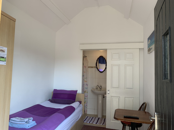 Bedroom 3, The Chequers Inn, Buckinghamshire