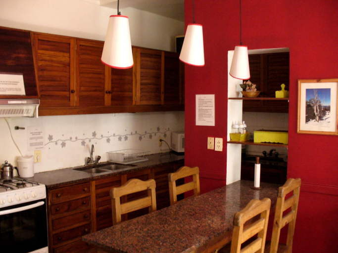 Others 4, Hostel Lagares, Capital