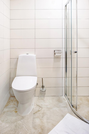 Bathroom 2, Porto Hotel, Plungės