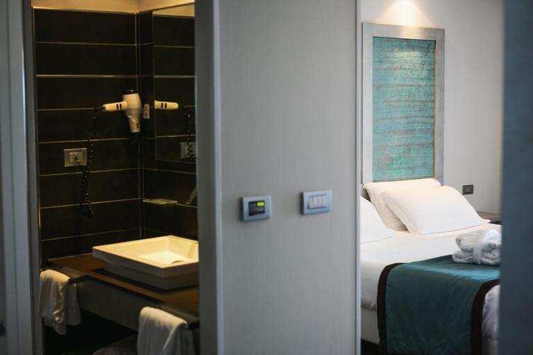 Bedroom 3, Touring Hotel, Rimini