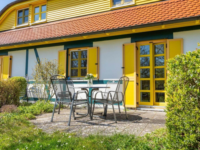 Exterior, Comfy Apartment With Terrace, Vorpommern-Rügen