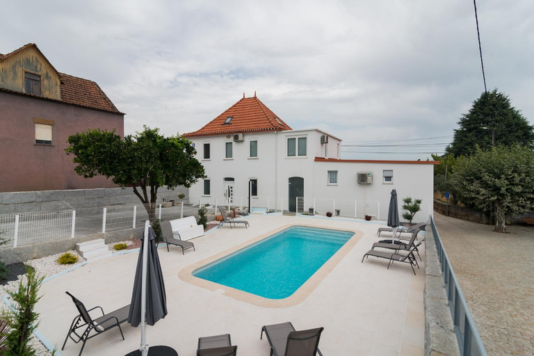 Others 5, Casas Madalena, Seia