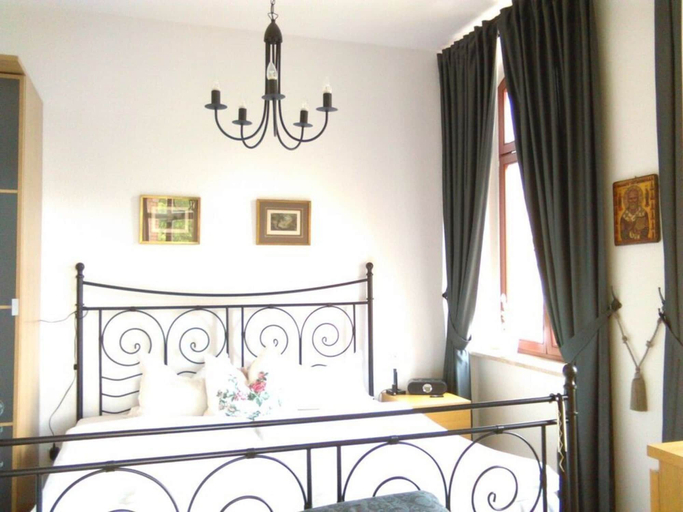 Bedroom, Charming Apartment in Radebeul, Meißen