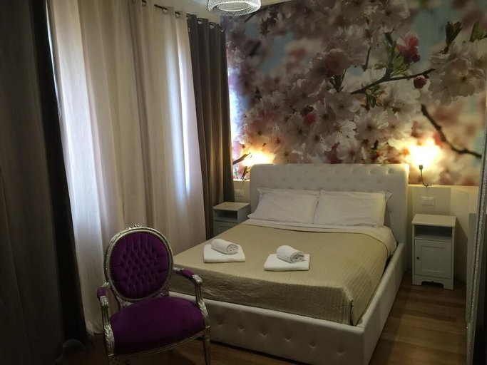Bedroom 4, Rigoletto Rental Rooms, Verona