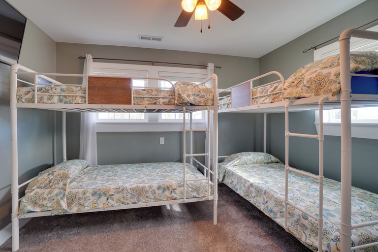 Bedroom 3, Table Rock Lake Home - Fire Pit & Lake Views!, Barry