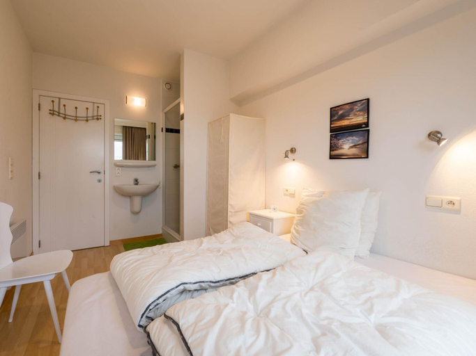 Bedroom 3, Apartment in Koksijde with Stunning Sea View, West-Vlaanderen