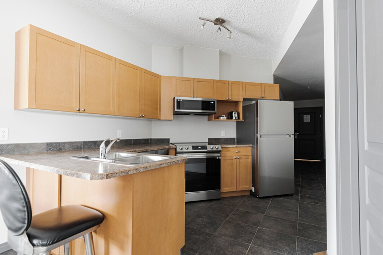 Others 4, Premier Residences, Division No. 16