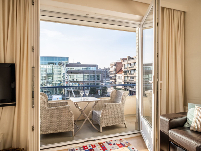 Others 2, Apartment in Koksijde With Side Sea View, West-Vlaanderen
