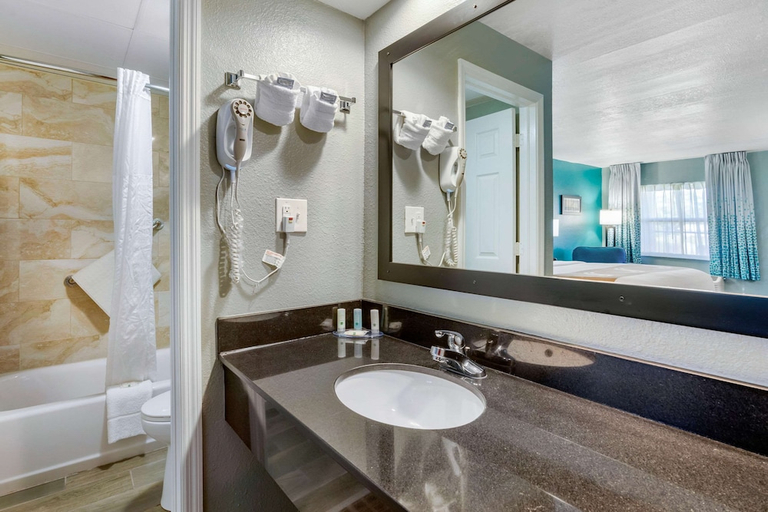 Bathroom 4, Quality Inn Bradenton North I-75, Manatee
