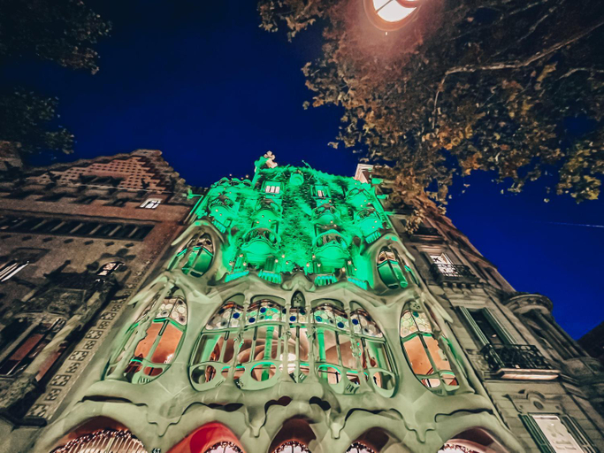 Others 4, Passeig de Gracia by Enjoybcn, Barcelona
