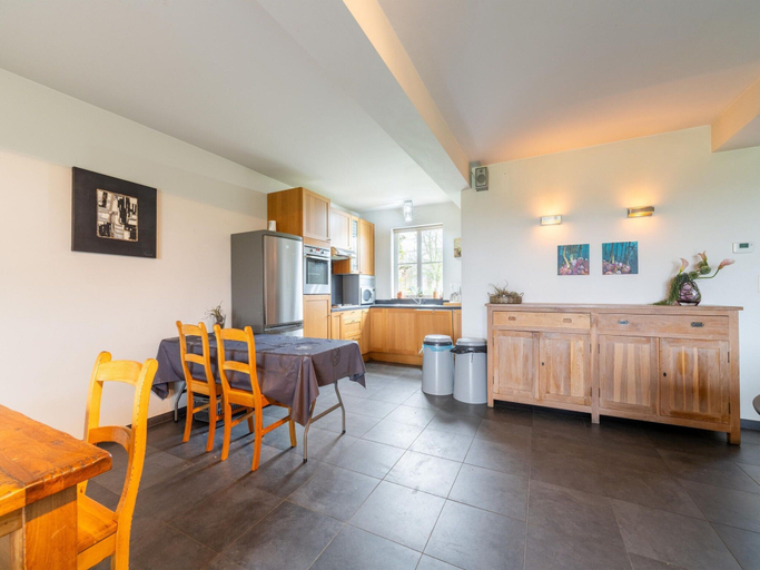 Dining 2, Comfortable Home for a Group With a Large Garden, West-Vlaanderen