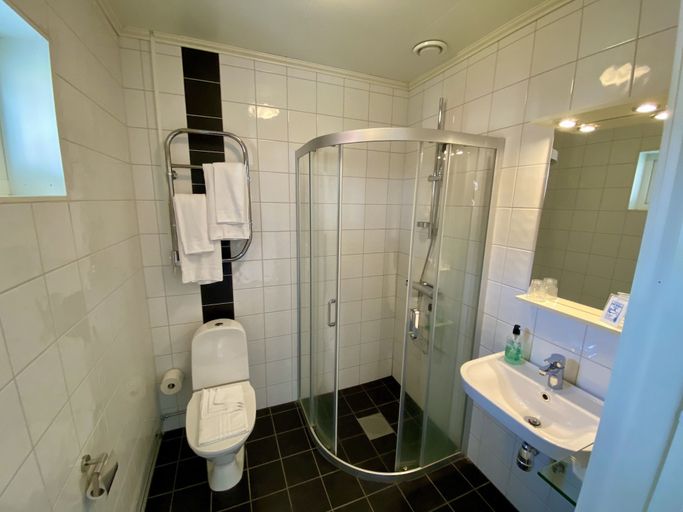 Bathroom 5, Wallby Säteri, Vetlanda