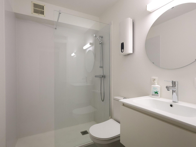 Bathroom 3, Apartment With Terrace and Side sea View, West-Vlaanderen