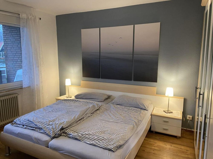 Room 5, Strandblume Borkum Comfortable Holiday Residence, Leer