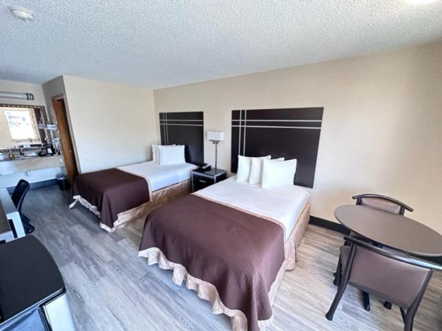 Bedroom 3, Deluxe Inn Fayetteville, Cumberland