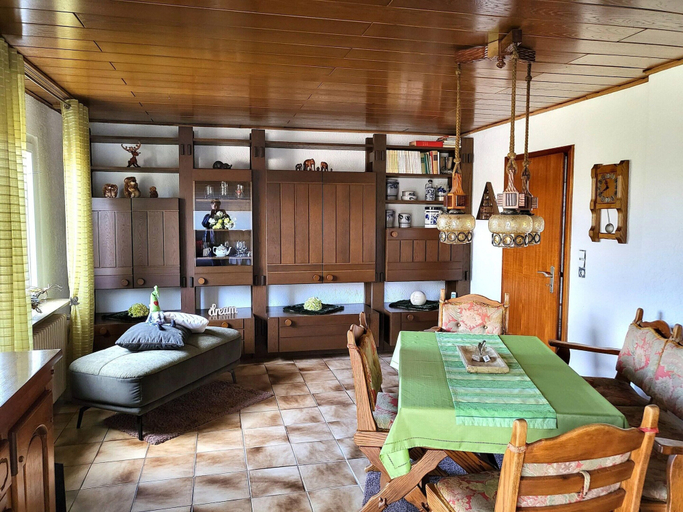 Others 5, Regal Apartment in Pracht with Garden and Grill, Altenkirchen (Westerwald)