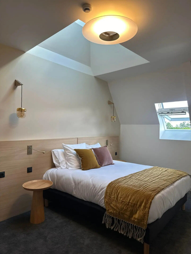 Bedroom 2, Domaine de l'Ecorcerie, Vienne