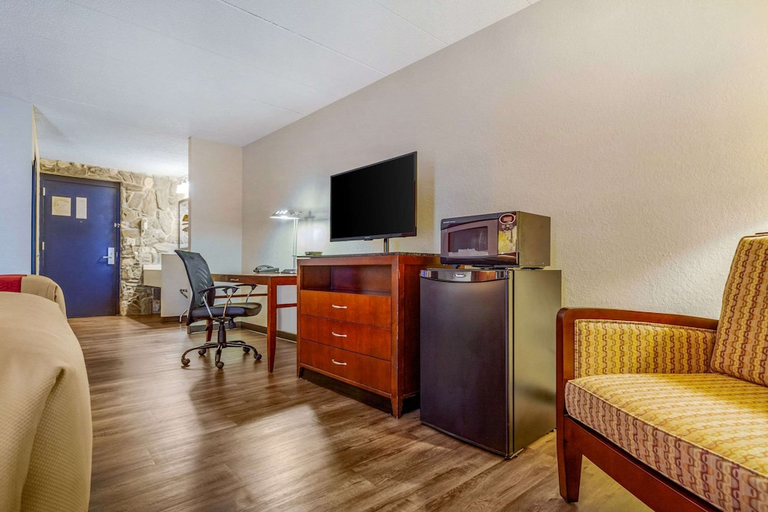 Others 5, Econo Lodge Inn & Suites Brookings, SD, Brookings