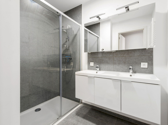 Bathroom 4, Apartment in a Central Location, West-Vlaanderen