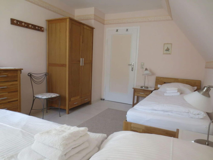 Bedroom 2, Holiday Home Tauchert, Rastatt