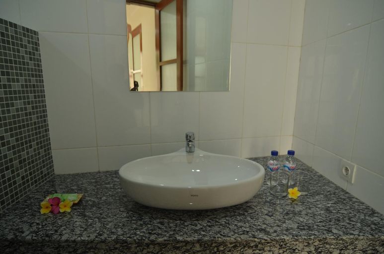 Bathroom, Villa Ngetis, Denpasar