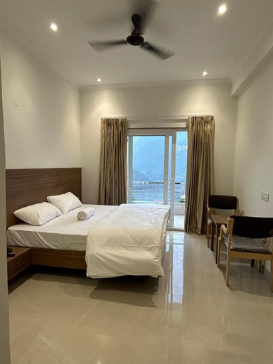 Bedroom 2, Shiv Kedar Hotel, Rudraprayag
