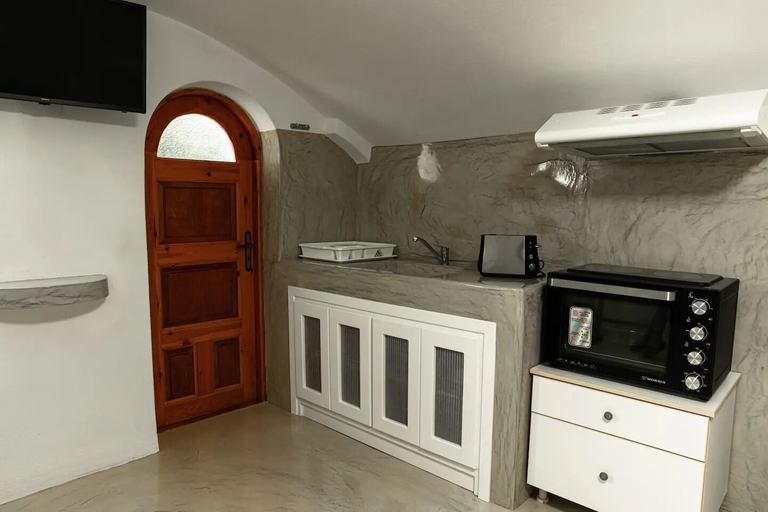 Others 4, Argyro's Gaia Cozy Traditional Cave, South Aegean
